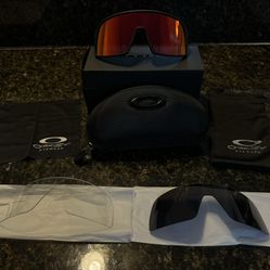 Oakley Sutro 