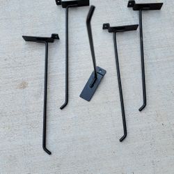 100 Slatwalls Hooks For $65