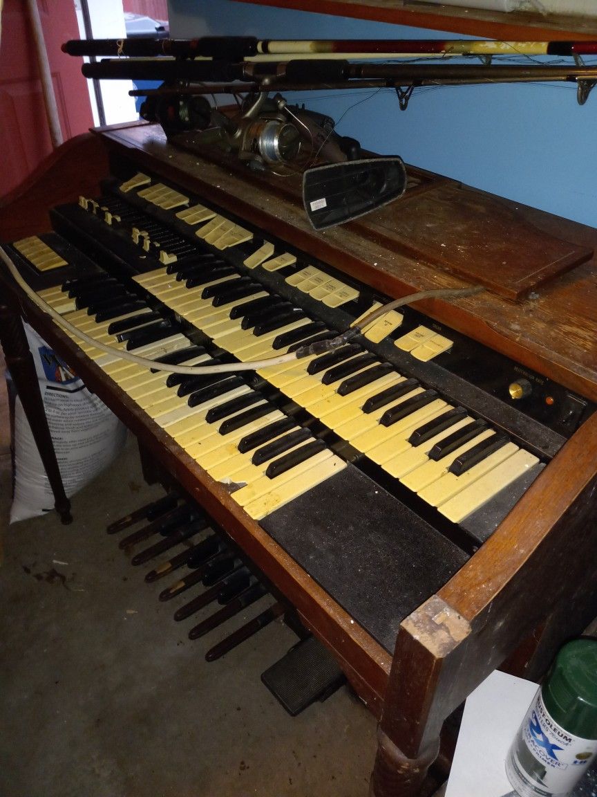 Old Piano.
