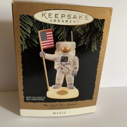 Rare 1994 Neil Armstrong Ornament – Talks with His Real Voice! 🚀