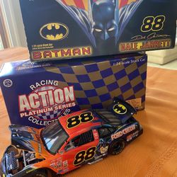 #88 Dale Jarrett Batman1998 Ford Taurus 1:24 Diecast Nascar