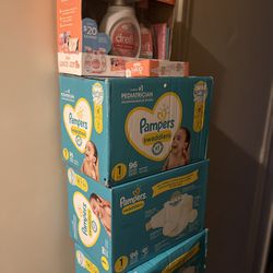 Baby Diapers And Diaper Genie 