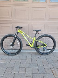 TREK MARLIN 5 GEN 3 MOUNTAIN BIKE 27.5 INCH 1 X 9 SPEED( CHECK MY OTHER BIKES)