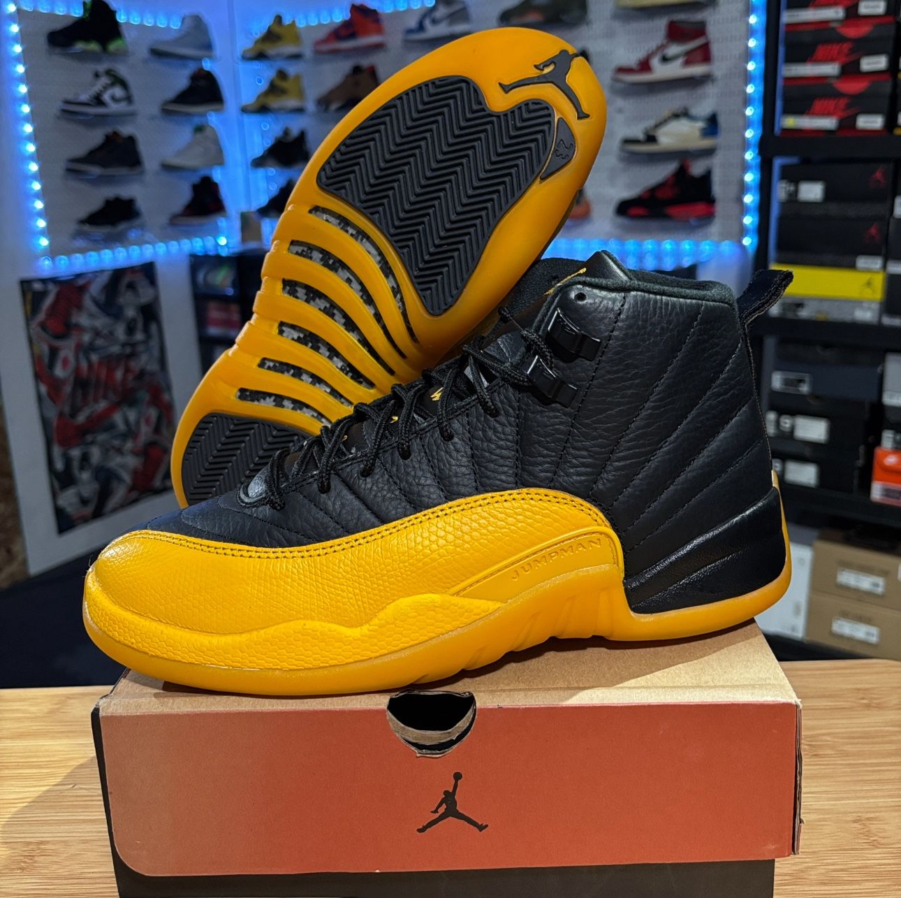 AIR JORDAN 12 RETRO “UNIVERSITY GOLD” SIZE 9