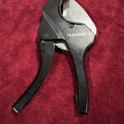 Husky 2 in. Ratcheting PVC Cutter    Fe16)