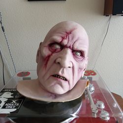 Mask/Bust