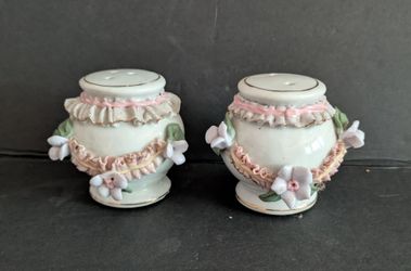 Salt Pepper Shaker Set Floral Porcelain Unbranded Selling As Is