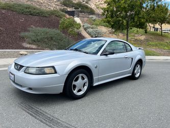 2004 ford mustang