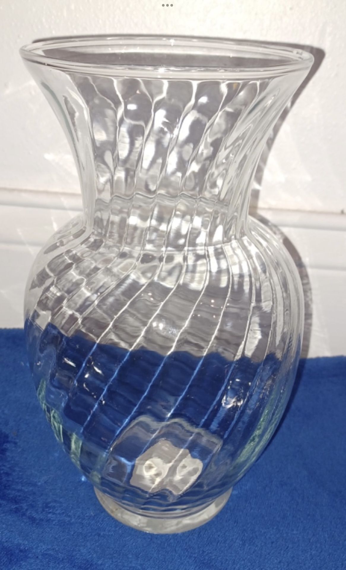 VINTAGE ILLUSIONS 9” CRYSTAL CUT INDIANA GLASS DIAGONAL-LINED VASE  