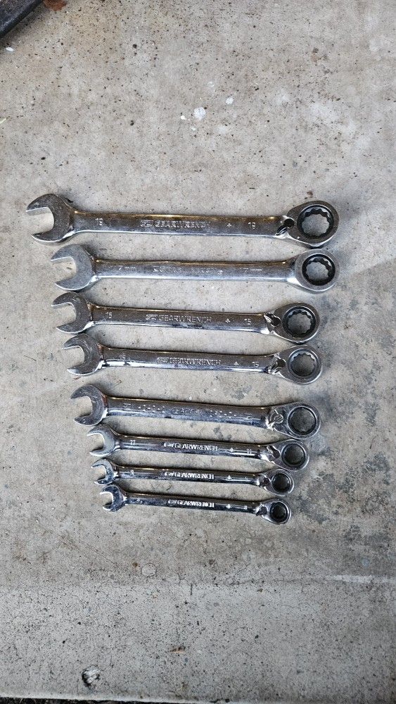 Lot of 8 GearWrench Ratchet Combination Wrenches,