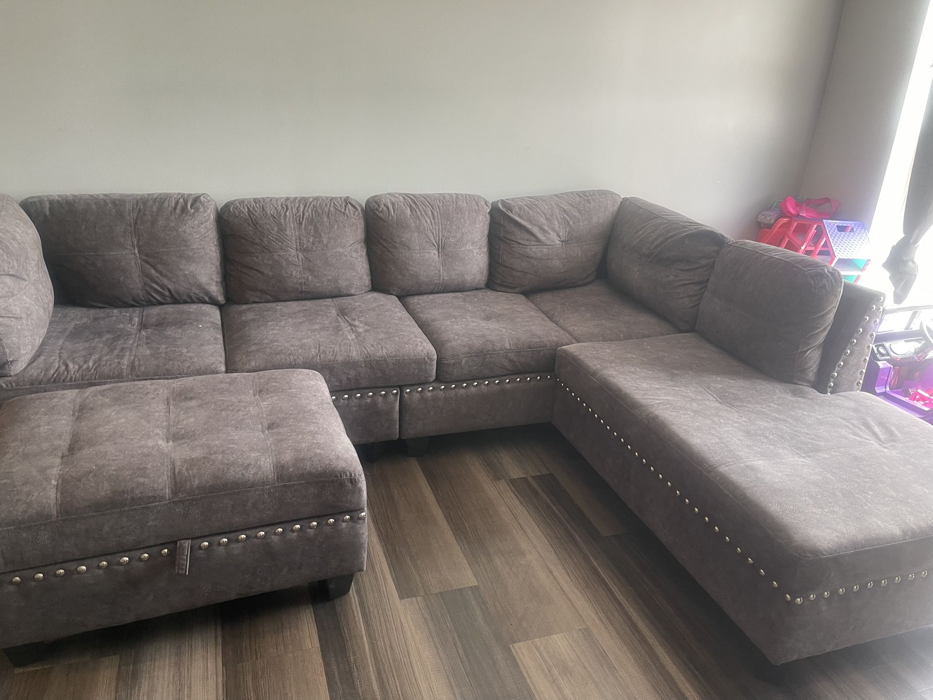 Couch With Pillows 940$