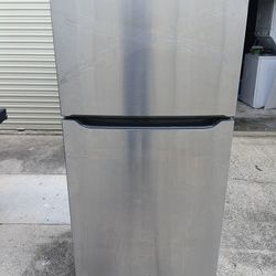 Frigidaire Refrigerator 