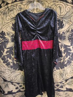Childs vampire hooded robe costume size medium