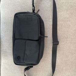Lululemon Black Tactical Pockets Crossbody 