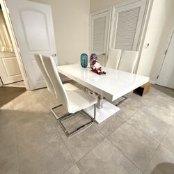 Dinning Room Set For Sale