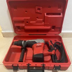 Milwaukee 1-9/16" SDS-Max Rotary Hammer Kit