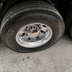 Michelin X Line 295/75/22.5 