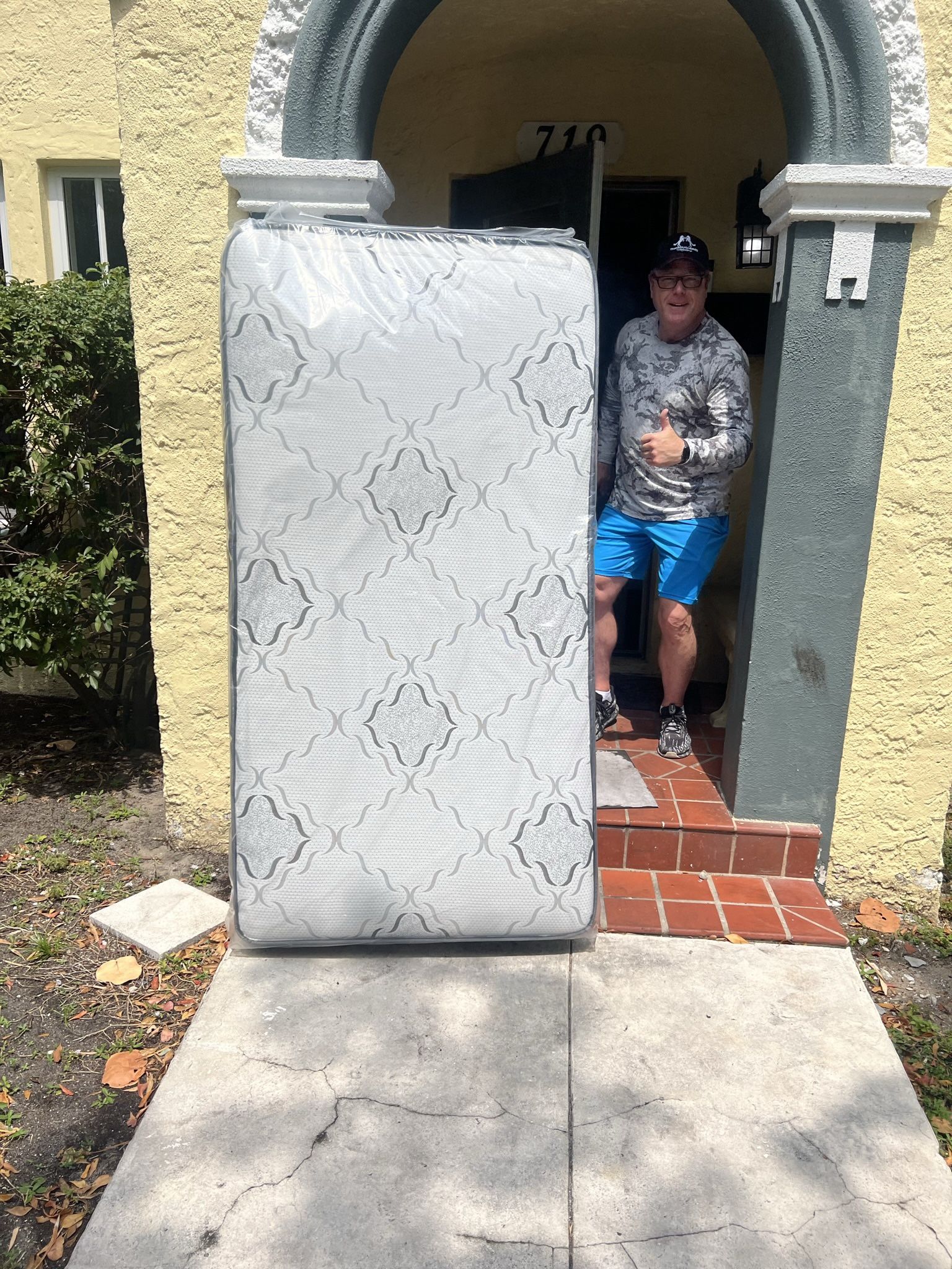   Mattresses: twin, full , queen regular ,  Colchon Nuevo Colchones plush or pillow top available cama bed mattress 