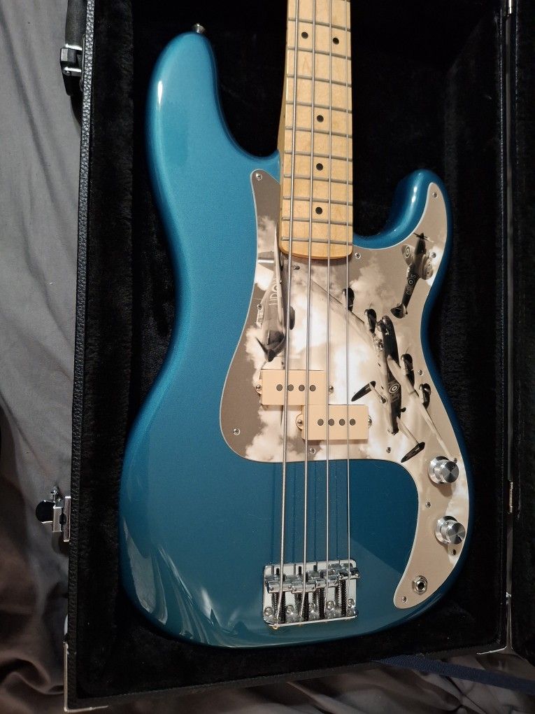 2 Basses 1- Schecter Omen 4 , 1- MIM Fender P Bass 