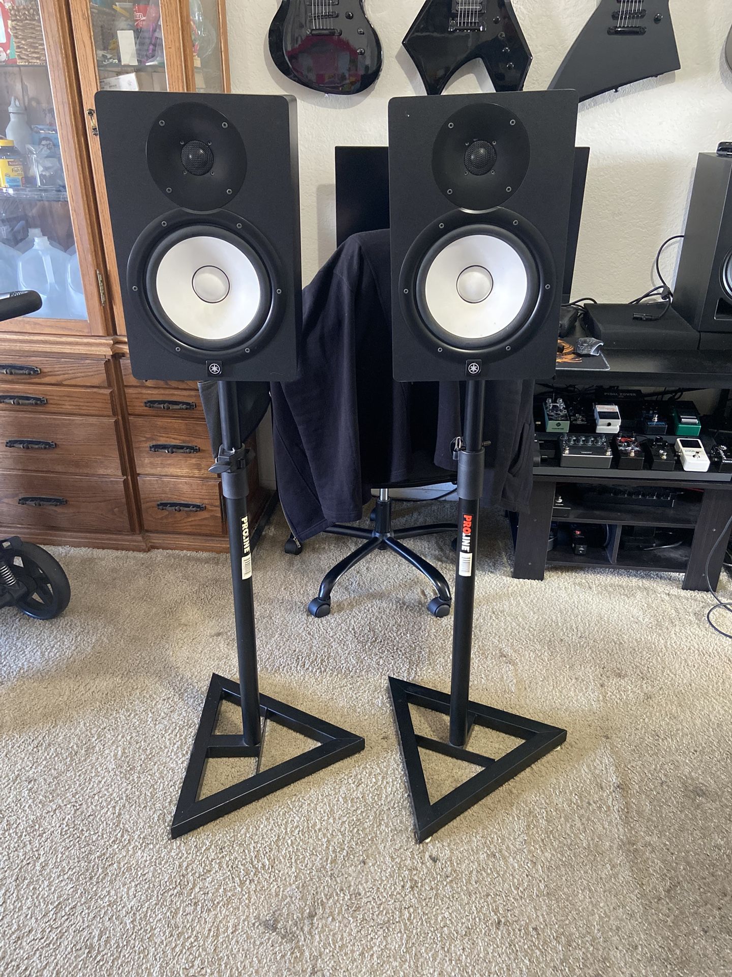 YAMAHA HS8 Speakers