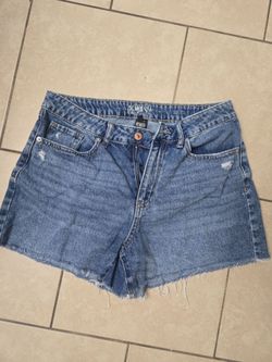 Size 9/29 woman shorts