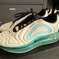 Nike Air Max 720 used
