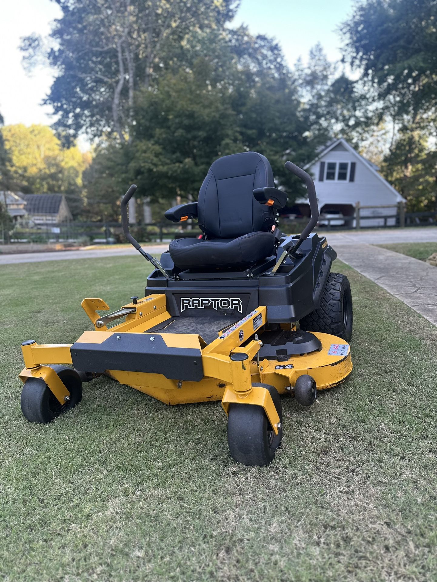 Hustler RAPTOR X Zero Turn lawnmower