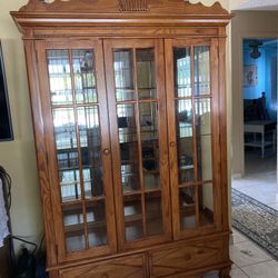 China Cabinet /Hutch/Display Case