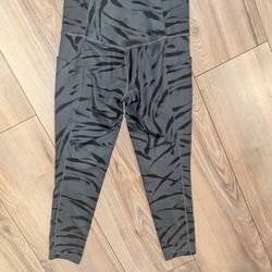 Women's Patterned Athleta Leggings Sz XSP