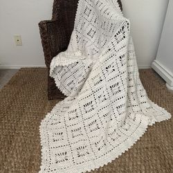 Vintage Boho MCM Jungalow Farmhouse Knitted Afghan Throw Blanket