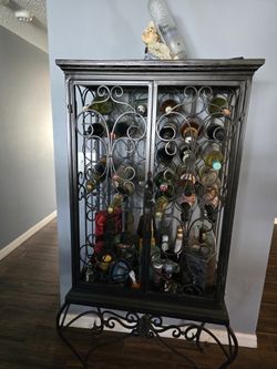 Wine hutch
