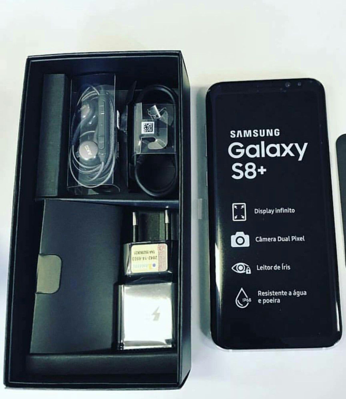 Samsung Galaxy S8 plus , UNLOCKED .  Excellent Condition  ( as like New)