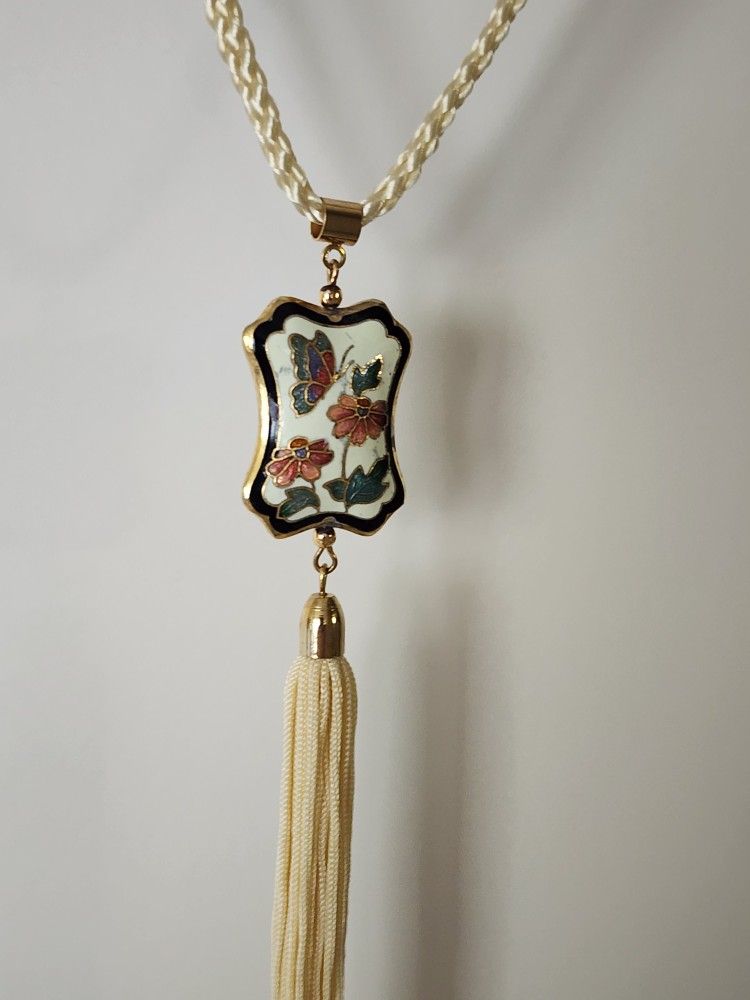 White Closionne Necklace With Tassel