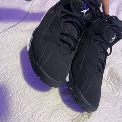 black jordans true flight 