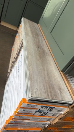 vinyl plank waterproof 200 sqft $299