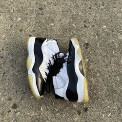 JORDAN 11 CONCORD SZ 9 NO BOX/SLIGHT SEPERATION