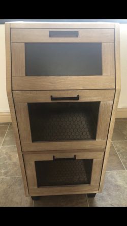 FARM HOUSE STYLE KITCHEN VEGETABLE STORAGE BIN