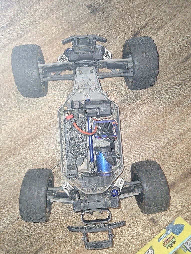 Traxxas Rustler 4×4