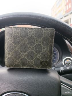 Green Gucci wallet