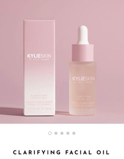 Kylie Skin Clarifying Facial Oil
