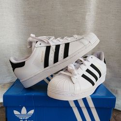 Adidas Superstar in white 