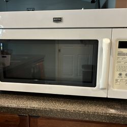 Microwave. /  Maytag