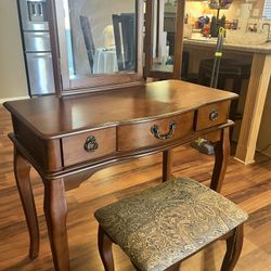 Makeup Vanity Small