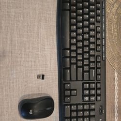 Keyboard With Wireless Mouse