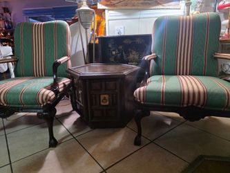 Vintage  chairs sers wuth  rectangular vintage end tabke