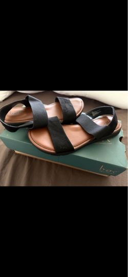 b.o.c Women's Black Flat Sandals