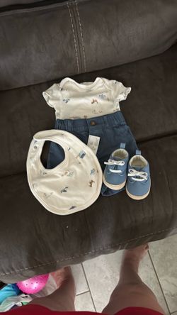 NEW Carter’s boy outfit with shoes
