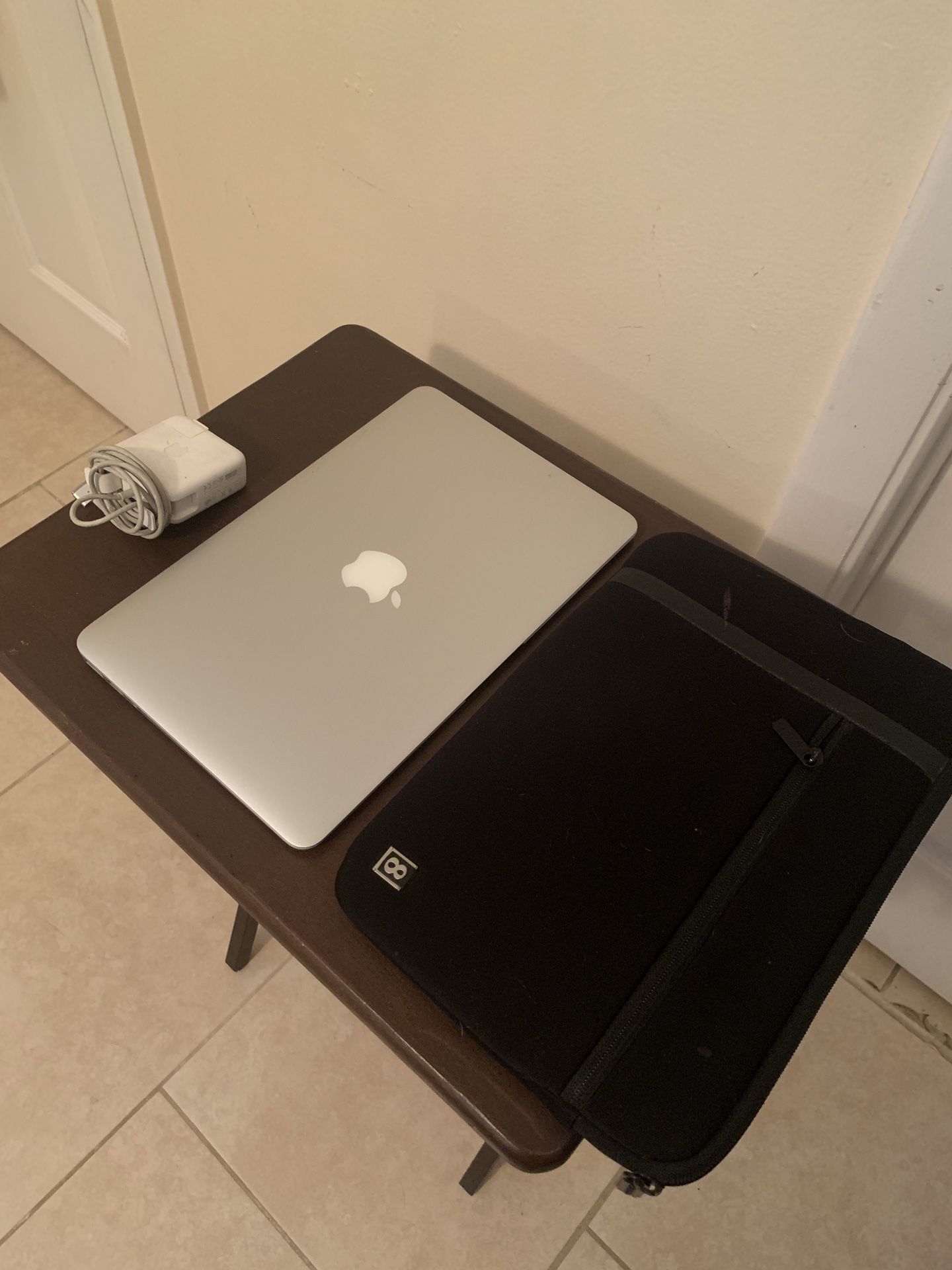 11 Inch MacBook Air I7 Mid 2012