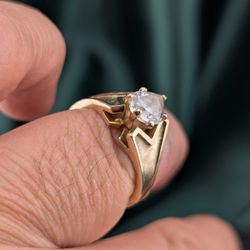 14 Karat Gold Ring CZ Size 7