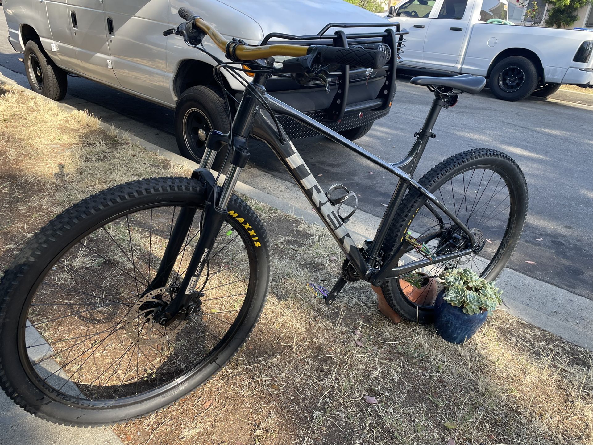 Trek Marlin 5 2021 for Sale in Lomita CA OfferUp